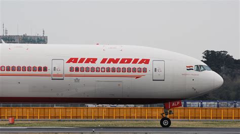 Another Boeing 777.